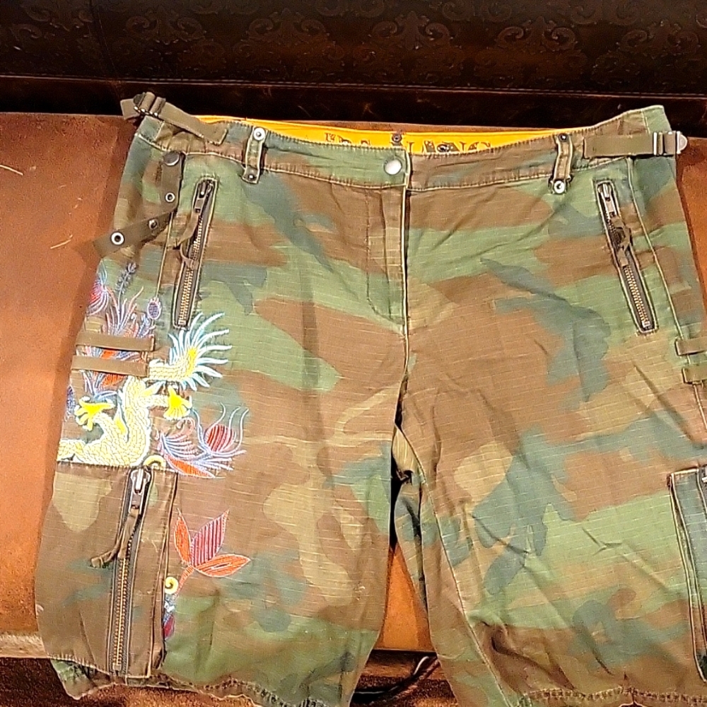 Da-Nang camo shorts